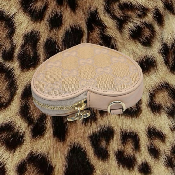 AUTHENTIC Gucci GG Heart Canvas Coin Purse (COA INCLUDED) - Picture 4 of 6